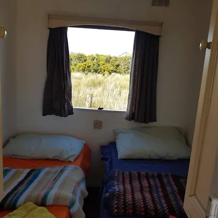 2 Bed-sleeps 4-free Parking-pet Friendly Moore