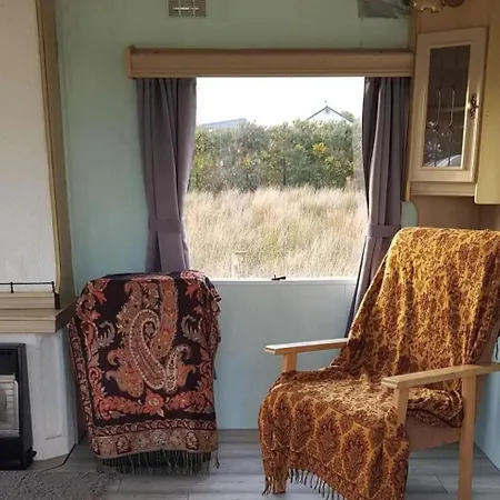 2 Bed-sleeps 4-free Parking-pet Friendly